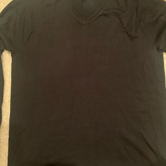 New Armani VNeck Sweater Beautiful & so classy. A great sweater for an attire M. - Picture 8 of 10